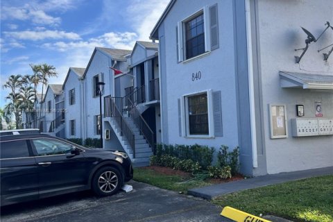 Condominio en alquiler en Homestead, Florida, 3 dormitorios, 111.02 m2 № 1969368 - foto 2