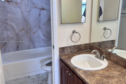 Condominio en alquiler en Homestead, Florida, 3 dormitorios, 111.02 m2 № 1969368 - foto 15