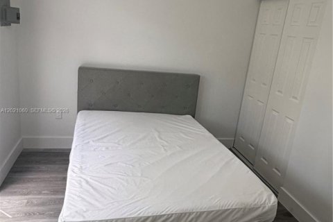 Immobilier commercial à louer à Miami, Floride: 1 chambre, 211.82 m2 № 2276168 - photo 6