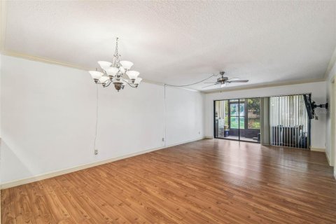 Condo in Port Richey, Florida, 2 bedrooms  № 1858426 - photo 21
