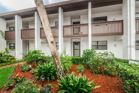Condo in Port Richey, Florida, 2 bedrooms  № 1858426 - photo 1