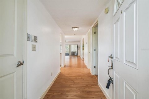 Condo in Port Richey, Florida, 2 bedrooms  № 1858426 - photo 4