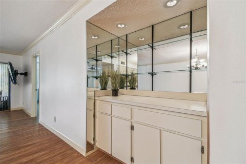 Condo in Port Richey, Florida, 2 bedrooms  № 1858426 - photo 19