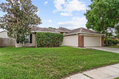 House in Oviedo, Florida 3 bedrooms, 154.5 sq.m. № 2094938