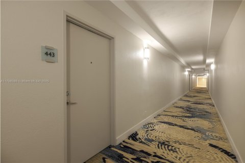 Купить кондоминиум в Холливуд, Флорида 2 спальни, 108.7м2, № 1957896 - фото 27