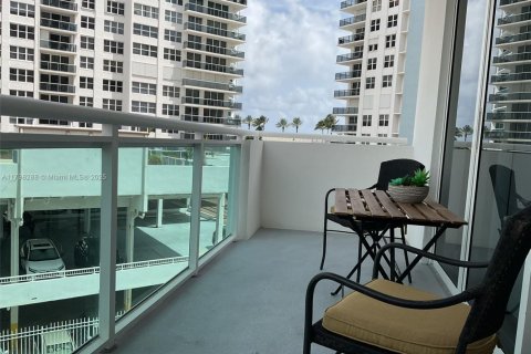 Купить кондоминиум в Холливуд, Флорида 2 спальни, 108.7м2, № 1957896 - фото 17