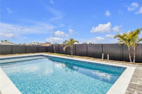 Casa en venta en Cape Coral, Florida, 3 dormitorios, 144.37 m2 № 2224548 - foto 3