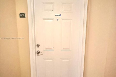 Condominio en alquiler en Miami, Florida, 2 dormitorios, 81.38 m2 № 2006477 - foto 3