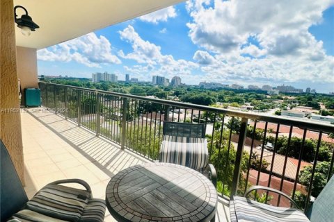 Condominio en alquiler en Miami, Florida, 2 dormitorios, 81.38 m2 № 2006477 - foto 20