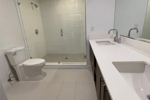 Copropriété à louer à Doral, Floride: 2 chambres, 104.98 m2 № 1991147 - photo 7