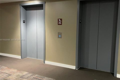 Copropriété à louer à Doral, Floride: 2 chambres, 104.98 m2 № 1991147 - photo 8