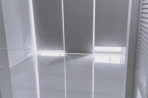 Copropriété à louer à Doral, Floride: 2 chambres, 104.98 m2 № 1991147 - photo 6