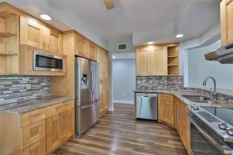 Condominio en alquiler en Saint Petersburg, Florida, 2 dormitorios, 137.5 m2 № 1717063 - foto 5