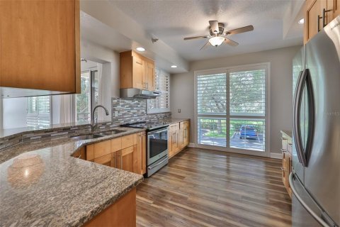 Condominio en alquiler en Saint Petersburg, Florida, 2 dormitorios, 137.5 m2 № 1717063 - foto 8