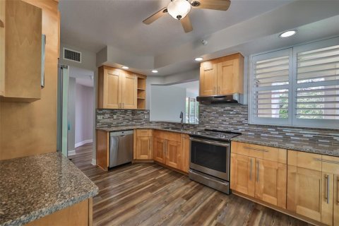 Condominio en alquiler en Saint Petersburg, Florida, 2 dormitorios, 137.5 m2 № 1717063 - foto 7