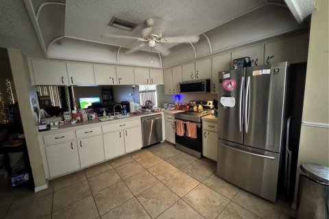 Villa ou maison à louer à New Port Richey, Floride: 3 chambres, 125.6 m2 № 1818927 - photo 2