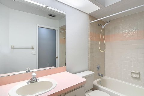 Villa ou maison à louer à New Port Richey, Floride: 3 chambres, 125.6 m2 № 1818927 - photo 10