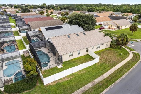 Villa ou maison à vendre à Kissimmee, Floride: 5 chambres, 198.44 m2 № 1894382 - photo 4