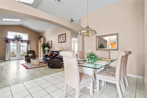 Villa ou maison à vendre à Kissimmee, Floride: 5 chambres, 198.44 m2 № 1894382 - photo 11