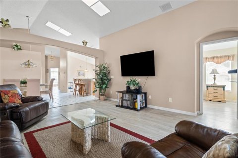 Villa ou maison à vendre à Kissimmee, Floride: 5 chambres, 198.44 m2 № 1894382 - photo 15