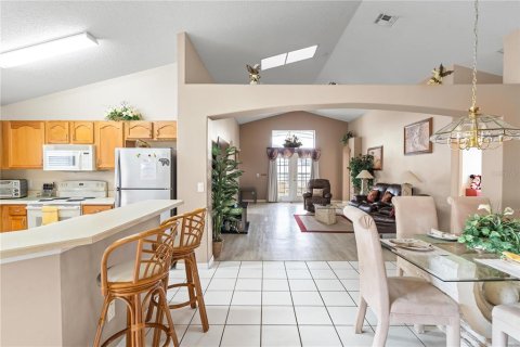 Villa ou maison à vendre à Kissimmee, Floride: 5 chambres, 198.44 m2 № 1894382 - photo 6