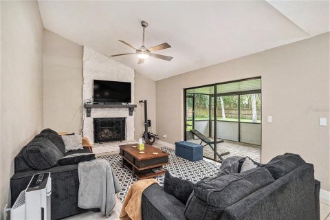 Casa en venta en Brandon, Florida, 4 dormitorios, 181.9 m2 № 1900844 - foto 3