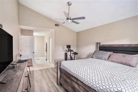 Casa en venta en Brandon, Florida, 4 dormitorios, 181.9 m2 № 1900844 - foto 11