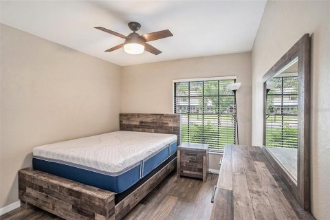 Casa en venta en Brandon, Florida, 4 dormitorios, 181.9 m2 № 1900844 - foto 14
