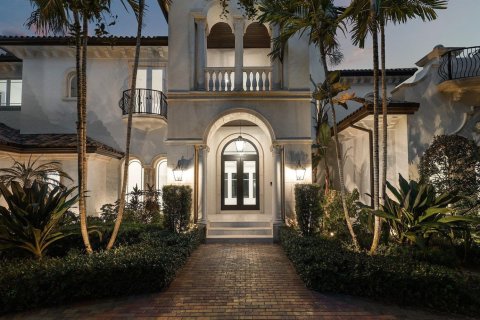 House in Delray Beach, Florida 7 bedrooms, 652.08 sq.m. № 2281447