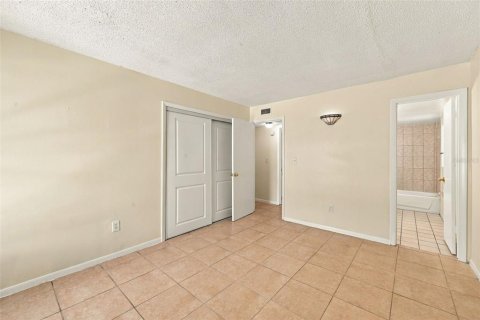 Condo in Orlando, Florida, 2 bedrooms  № 2379802 - photo 20