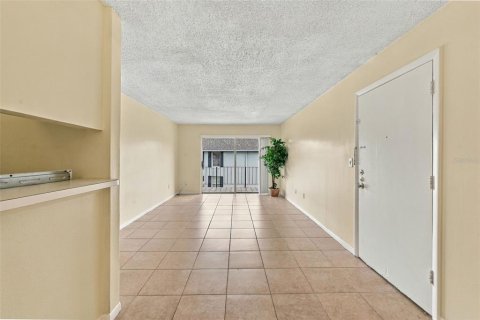 Condo in Orlando, Florida, 2 bedrooms  № 2379802 - photo 6