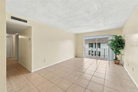 Condo in Orlando, Florida, 2 bedrooms  № 2379802 - photo 7