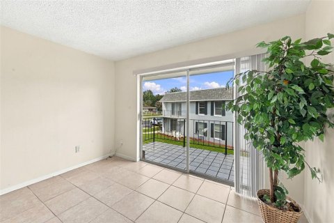 Condo in Orlando, Florida, 2 bedrooms  № 2379802 - photo 9