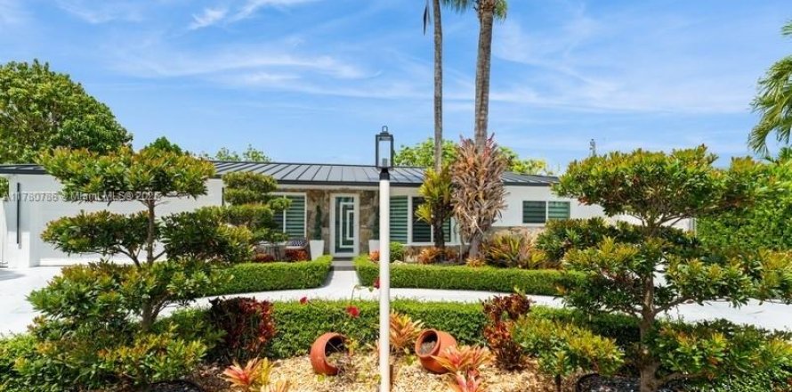 Villa ou maison à Miami, Floride 4 chambres, 297.84 m2 № 1711919