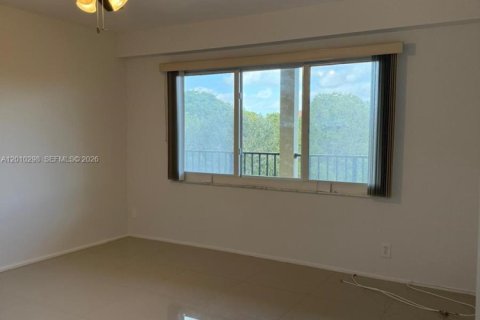 Condominio en venta en Pembroke Pines, Florida, 1 dormitorio, 97.08 m2 № 2075241 - foto 17