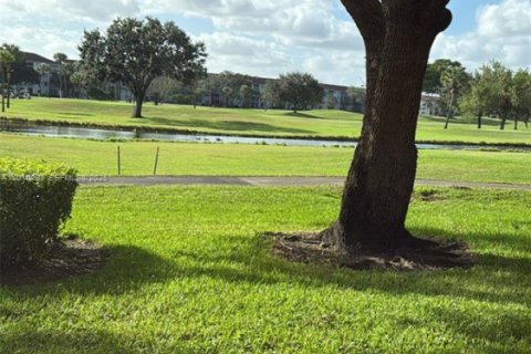 Condominio en venta en Pembroke Pines, Florida, 1 dormitorio, 97.08 m2 № 2075241 - foto 23