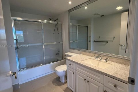 Condominio en venta en Pembroke Pines, Florida, 1 dormitorio, 97.08 m2 № 2075241 - foto 22