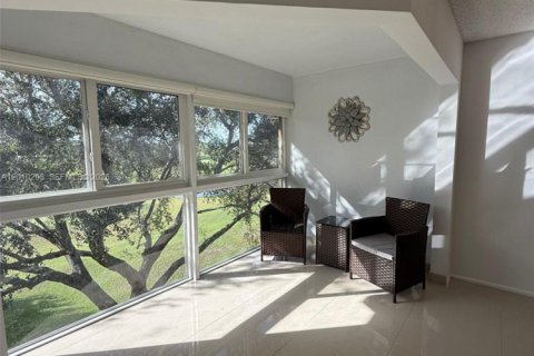 Condominio en Pembroke Pines, Florida, 1 dormitorio  № 2075241