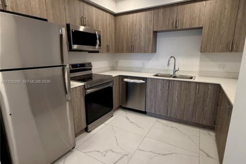 Condo in Doral, Florida, 1 bedroom  № 2400818 - photo 4