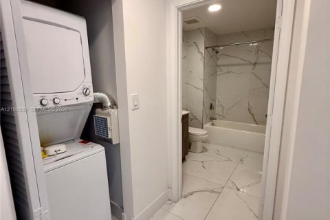 Condo in Doral, Florida, 1 bedroom  № 2400818 - photo 7