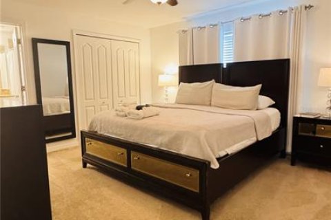 Touwnhouse à vendre à Kissimmee, Floride: 4 chambres, 176.7 m2 № 2347341 - photo 12