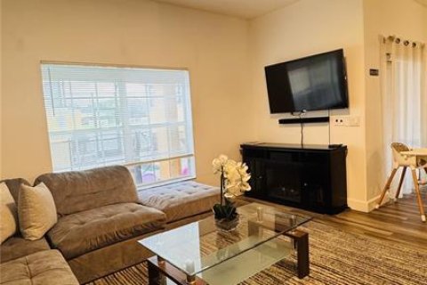 Touwnhouse à vendre à Kissimmee, Floride: 4 chambres, 176.7 m2 № 2347341 - photo 5
