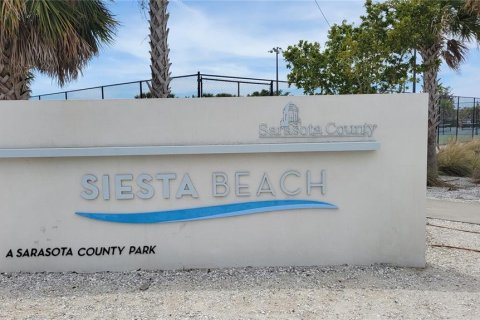 House in Sarasota, Florida 3 bedrooms, 181.16 sq.m. № 1684823 - photo 30
