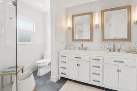 House in Sarasota, Florida 3 bedrooms, 181.16 sq.m. № 1684823 - photo 16