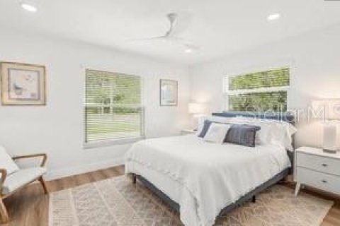 House in Sarasota, Florida 3 bedrooms, 181.16 sq.m. № 1684823 - photo 14