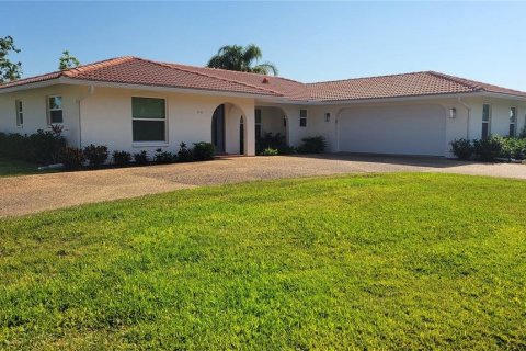 House in Sarasota, Florida 3 bedrooms, 181.16 sq.m. № 1684823 - photo 1