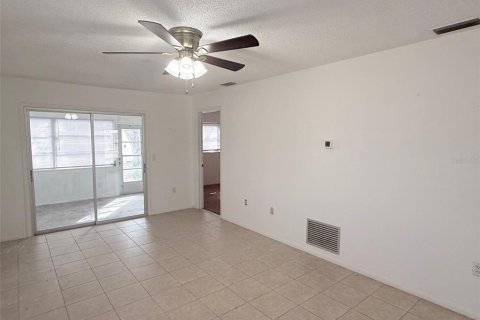 Condo in Bradenton, Florida, 1 bedroom № 2213071 - photo 5