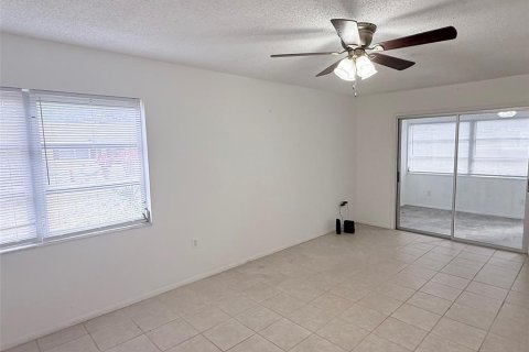 Condo in Bradenton, Florida, 1 bedroom № 2213071 - photo 4