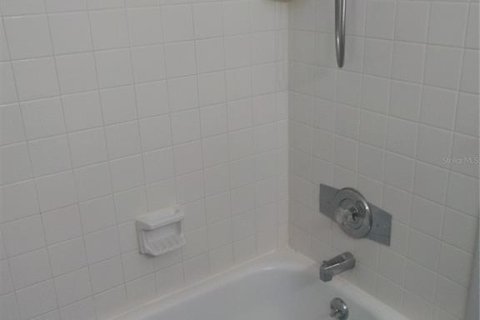 Condo in Bradenton, Florida, 1 bedroom № 2213071 - photo 12