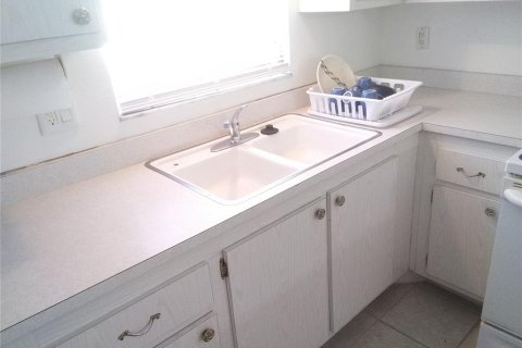 Condo in Bradenton, Florida, 1 bedroom № 2213071 - photo 9
